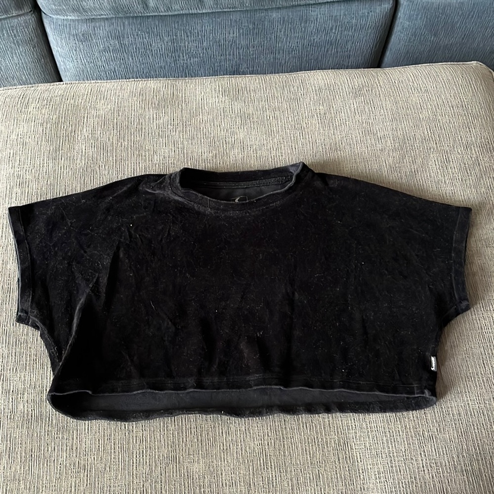 Black cropped velvet shirtsleeves shirt